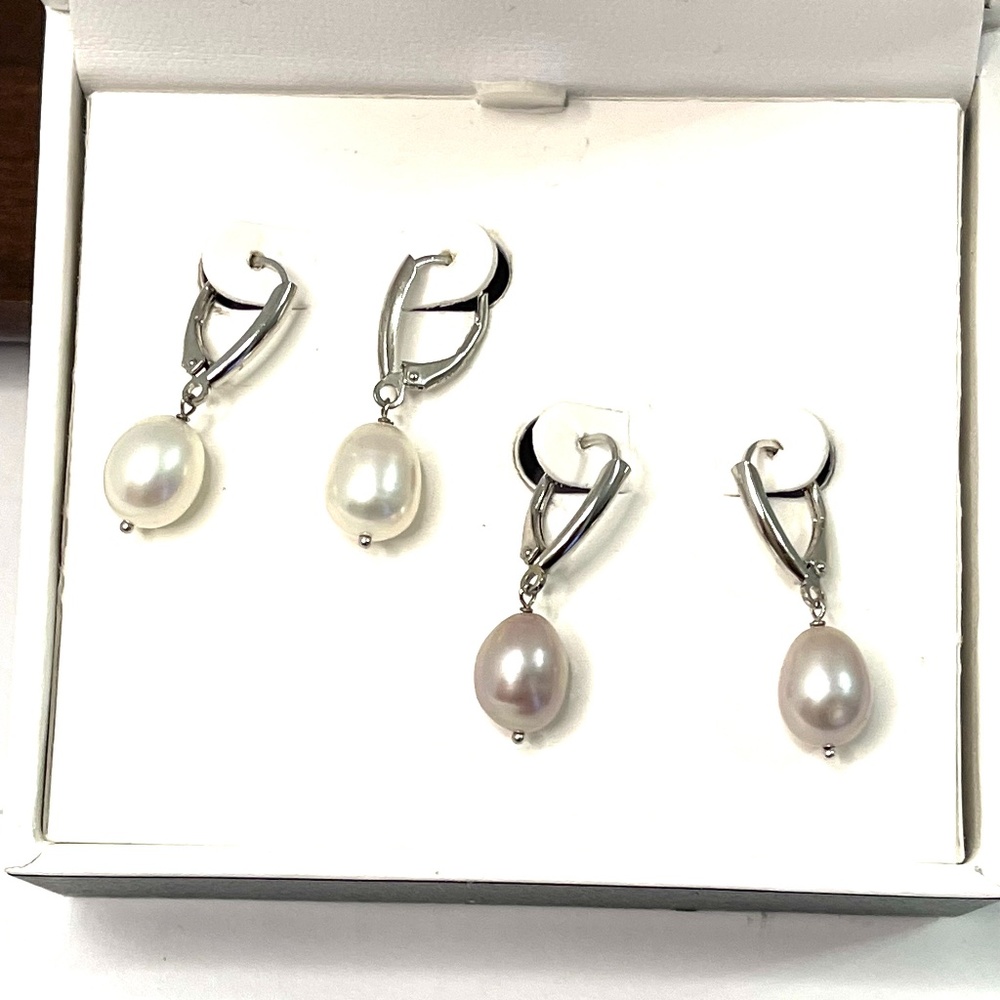 2-Piece Set of Pearl Earrings